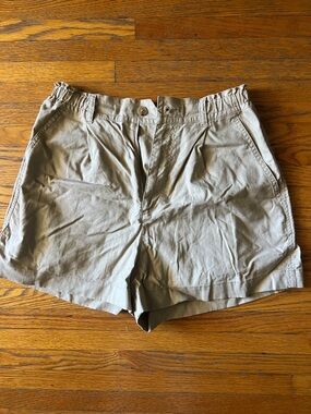 Uniqlo Elastic high Waist Khaki Shorts